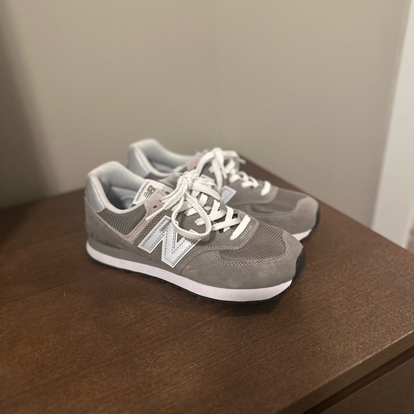 Women’s New Balance 574, Grey and White, Size US 8 - Picture 14 of 17